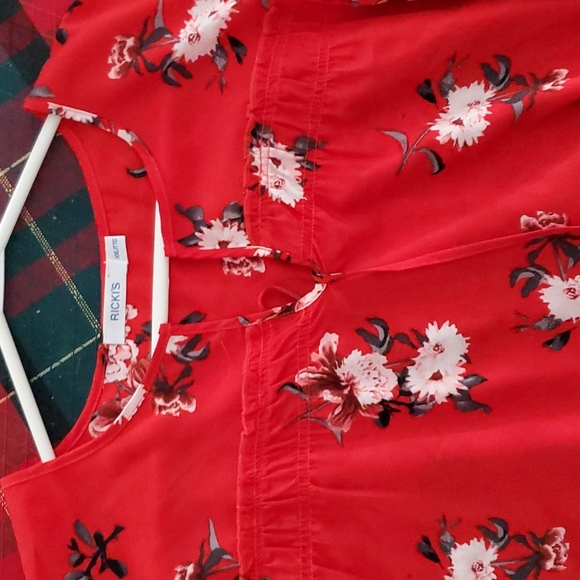 Ricki's Floral blouse - Picture 4 of 7